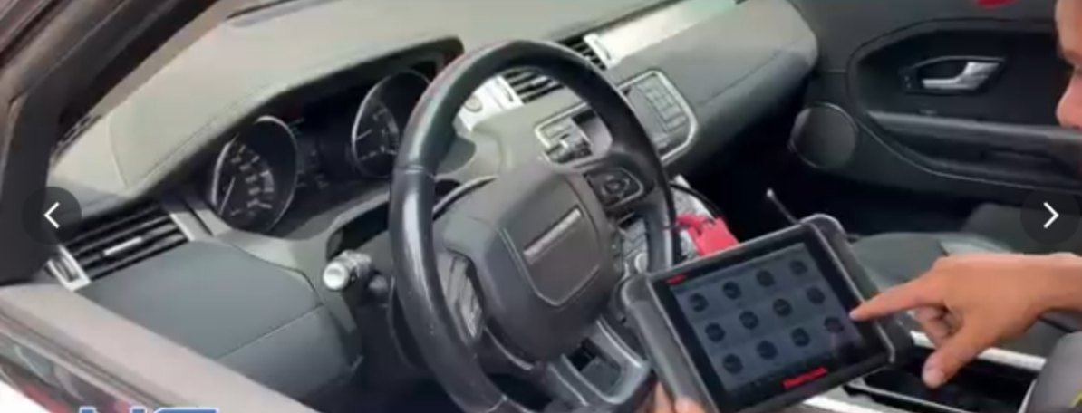 Scanner de diagnóstico conectado a Land Rover
